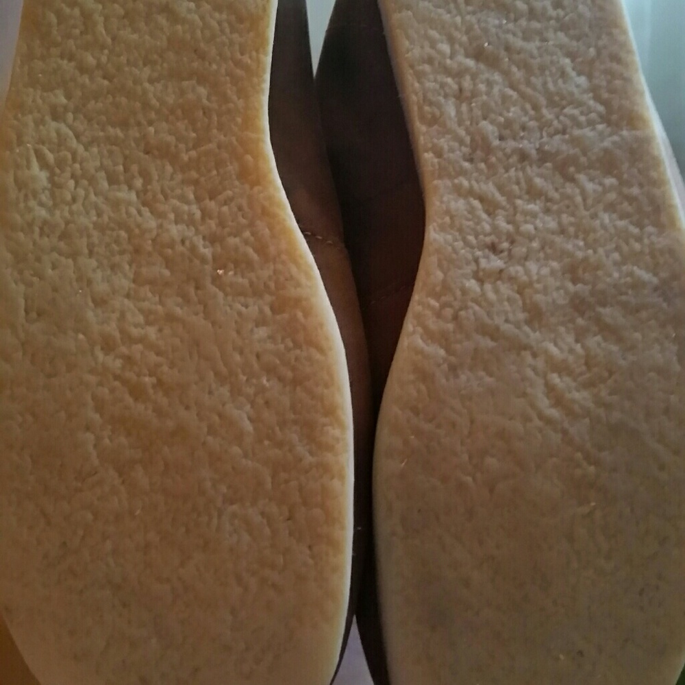 Clarks - Picture 2 of 4